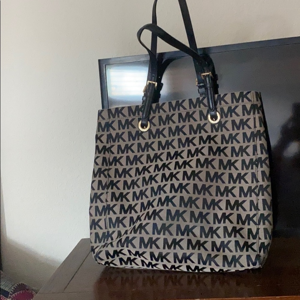 Michael Kors tote